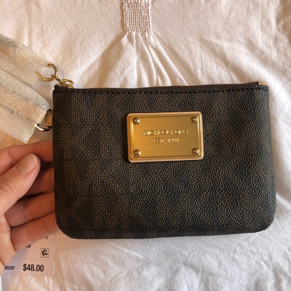 Michael Kors Handbags - Michael Kors Leather Wristlet